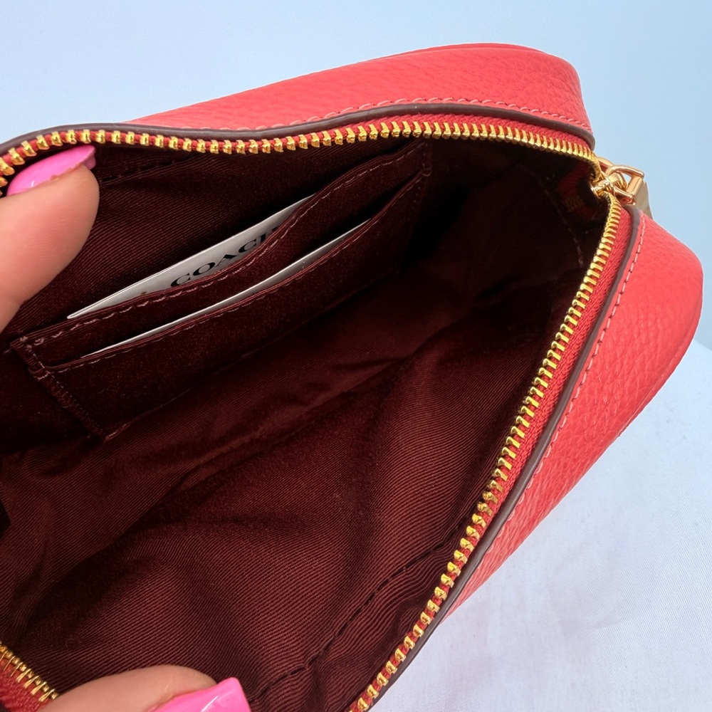 Coach Pink Pebbled Leather Wristlet Clutch Gold Hardware Like New - Picture 3 of 4